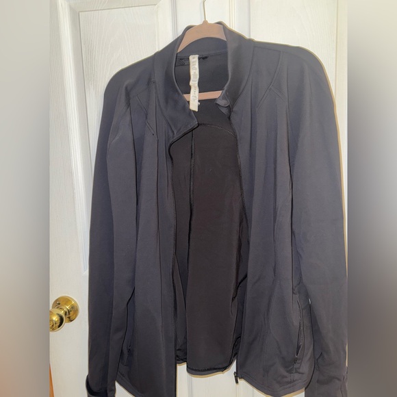 Lululemon jacket - Picture 3 of 3